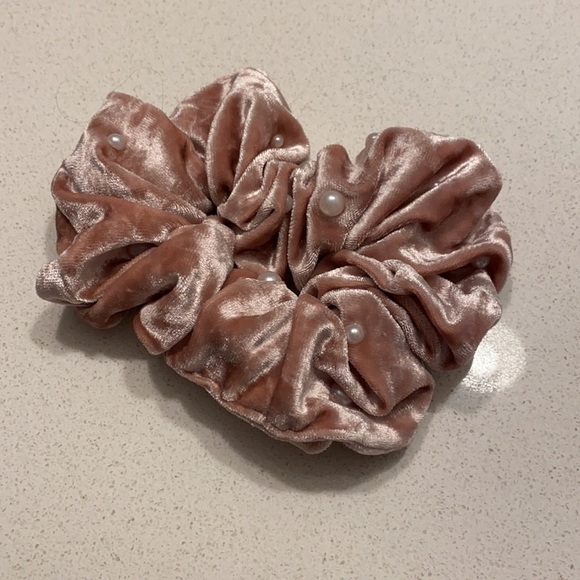 90s Style Scrunchie Bundle - Picture 13 of 16